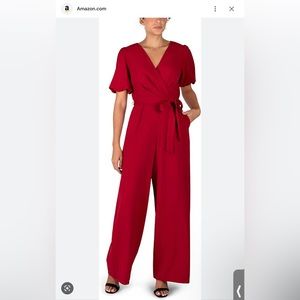 Julia Jordan Red Jumpsuit in Size 6. d easy to style with plenty of comfort.